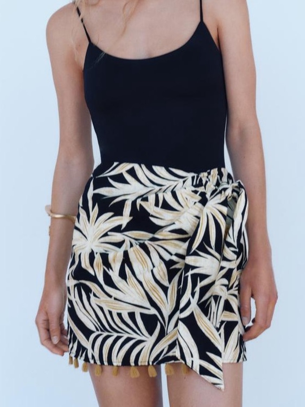 NWT Women’s ZARA tropical printed pareo tassel wrap mini skirt- Size XS - Picture 1 of 11
